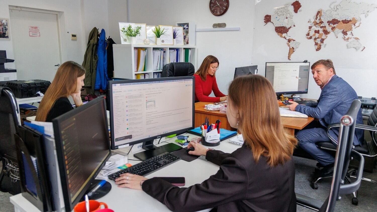 Команда компании «Градиент» за работой в офисе